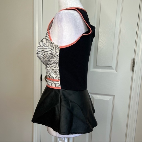 BEBE Black, white and peach party blouse. - Picture 2 of 9